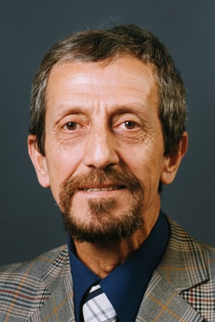Necdet Yakın