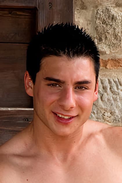 Tano (Lucas Kazan)