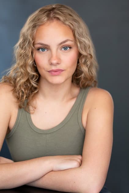 Lauren Viau