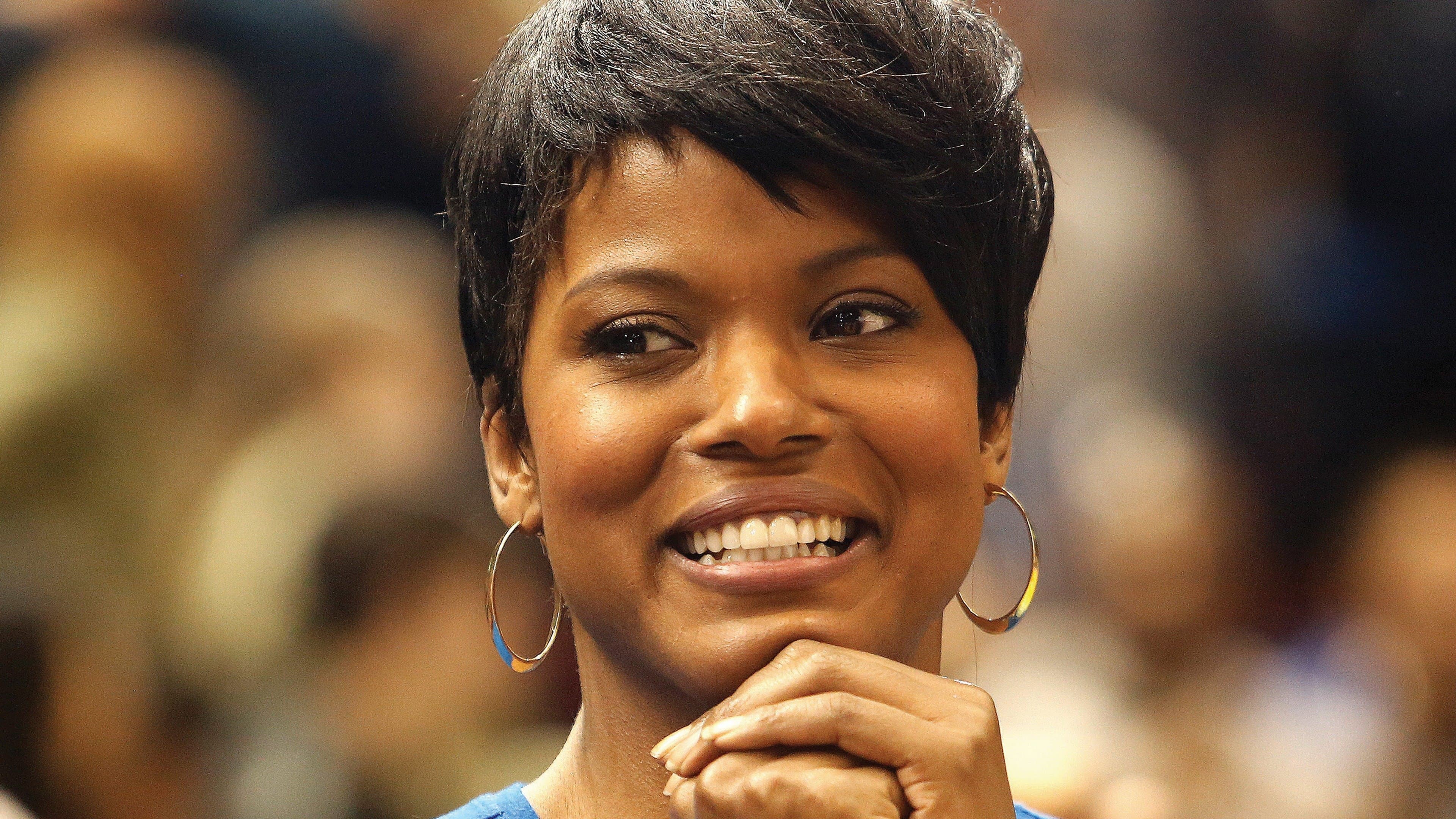 Pauletta Washington
