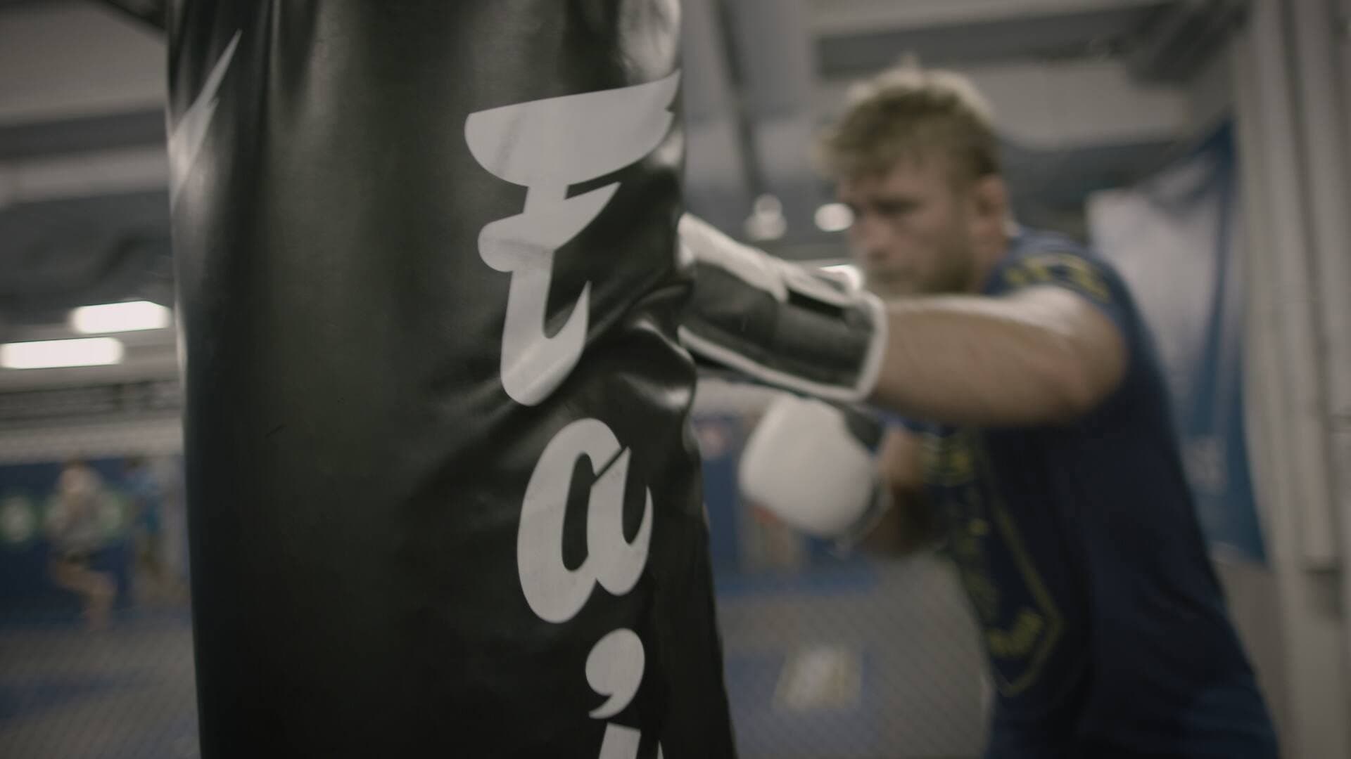 Inside: Alexander Gustafsson