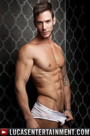 Demian Holt